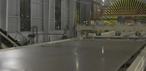 巴中易生活年產(chǎn)60萬立方米刨花板項(xiàng)目首板成功下線，開啟綠色家居新篇章